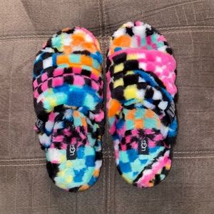 Ugg Fluff You Checks slipper. Multicolor. Men’s size 8. Like new gently used